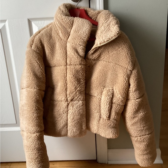 Alo Sherpa Snow Angel puffer (FINALPRICEDROP ) - Picture 6 of 11